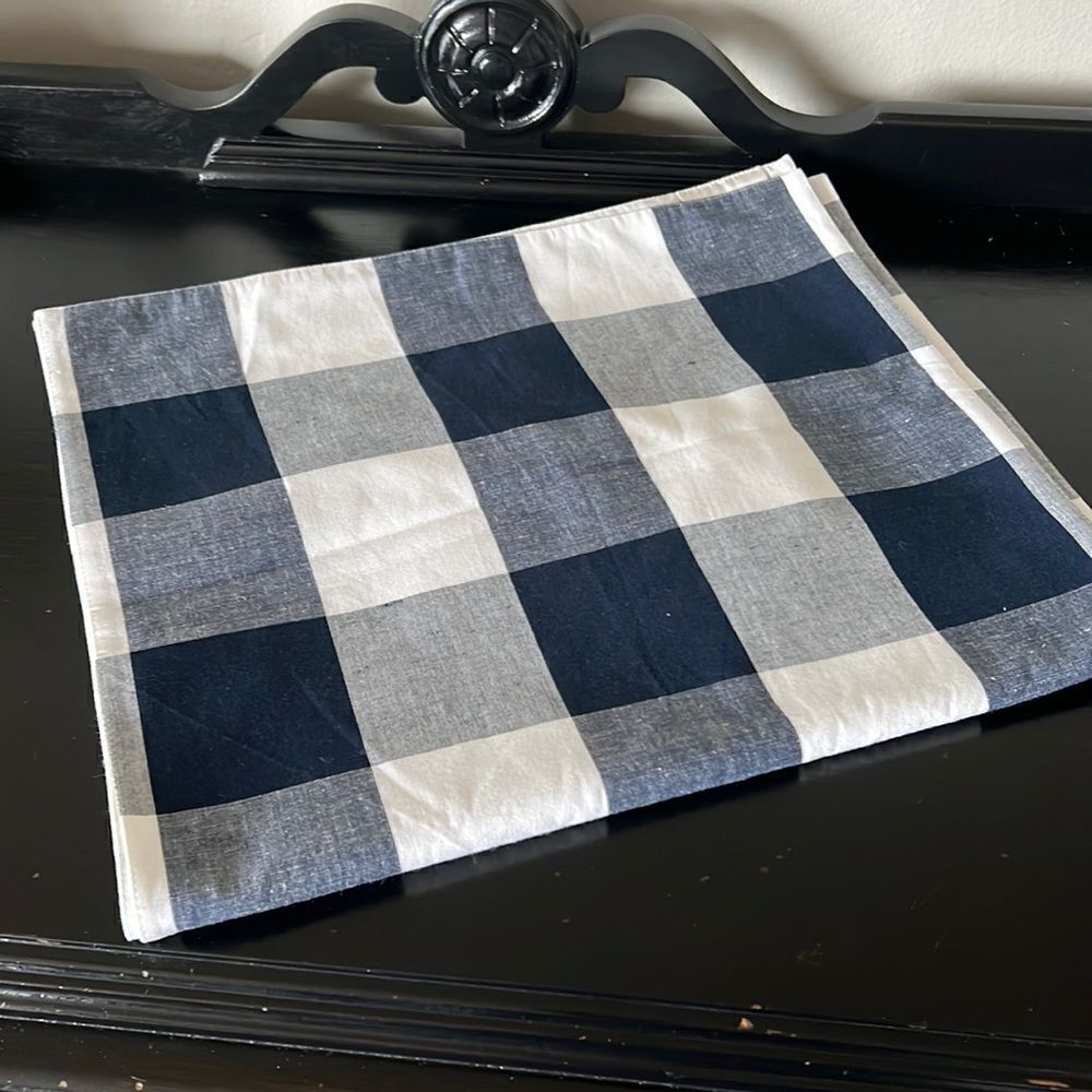 Williams Sonoma Buffalo Check Table Runner